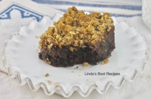 Brownies with Oatmeal Carmelita Topping
