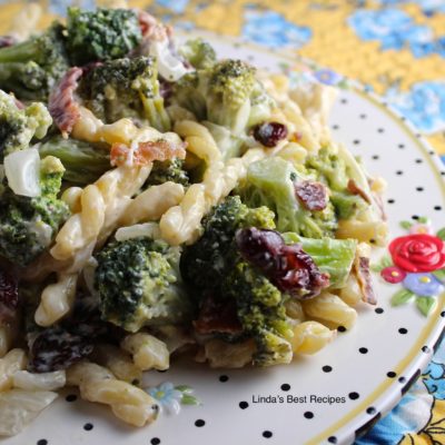 Broccoli Salad with Pasta and Bacon