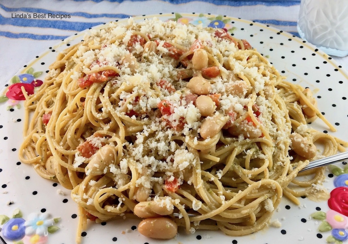 Pesto Spaghetti with White Beans