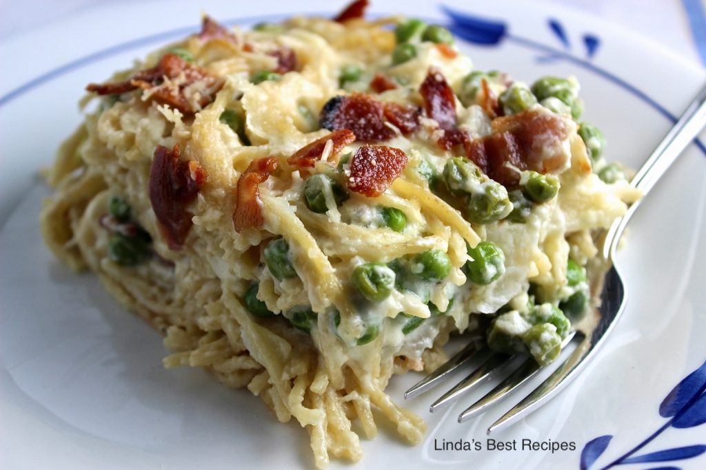 Spaghetti Alfredo Casserole with Bacon