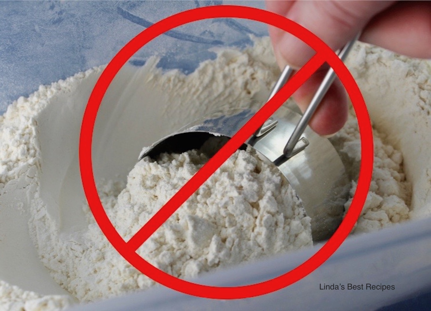 https://lindasbestrecipes.com/wp-content/uploads/2023/09/How-to-Measure-Flour-Step-1-a.jpg